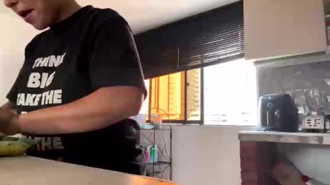 Im girl my name is Johana  online show from October 2025 01:51:02 PM