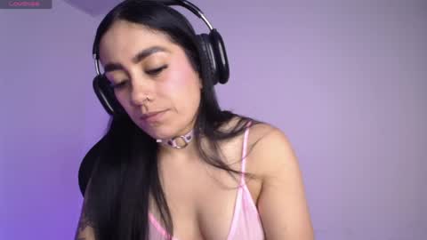 Snapshot of millie_bobby_ chatting on May 2026 05:18:02 PM Millie Bobby online show from May 2026 05:18:02 PM