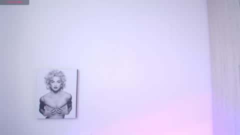 Snapshot of millie_bobby_ chatting on May 2026 05:50:02 PM Millie Bobby online show from May 2026 05:50:02 PM