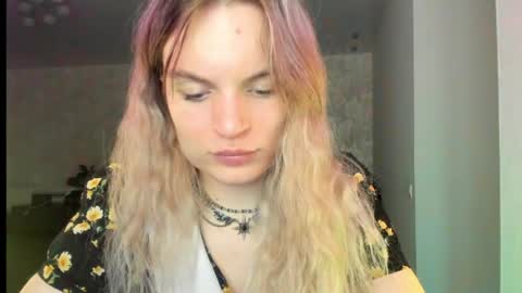 mili-kira online show from May 2026 07:56:02 PM