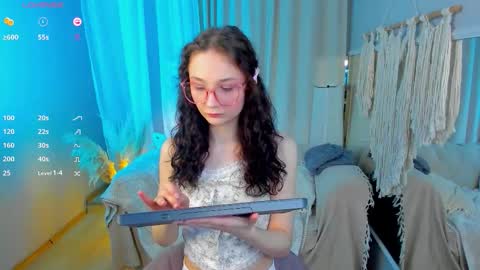 Snapshot of milliminimouse chatting on October 2025 06:17:02 PM milliminimouse online show from October 2025 06:17:02 PM