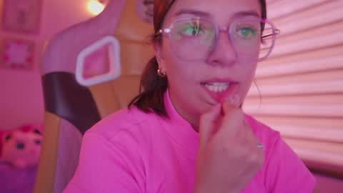 Snapshot of milly_kenner chatting on June 2026 08:31:02 PM MILLY online show from June 2026 08:31:02 PM