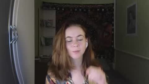 Mila online show from September 2025 03:33:01 PM