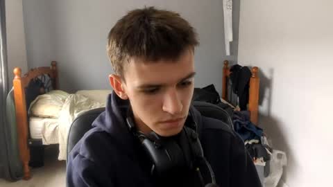 Snapshot of miloray_ chatting on May 2026 10:44:01 AM Denis online show from May 2026 10:44:01 AM