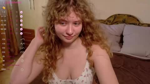 Snapshot of milounee chatting on May 2026 08:19:01 AM milounee online show from May 2026 08:19:01 AM