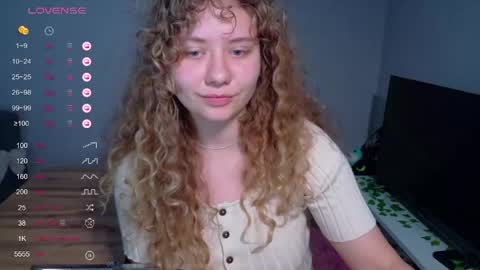 Snapshot of milounee chatting on June 2026 10:44:02 PM milounee online show from June 2026 10:44:02 PM
