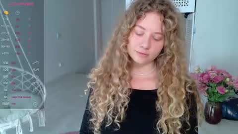 Snapshot of milounee chatting on July 2026 08:25:02 AM milounee online show from July 2026 08:25:02 AM