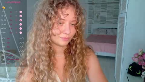 Snapshot of milounee chatting on August 2026 08:13:02 AM milounee online show from August 2026 08:13:02 AM