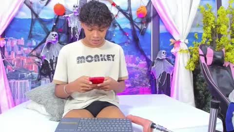 miltondelis online show from October 2025 05:33:02 AM