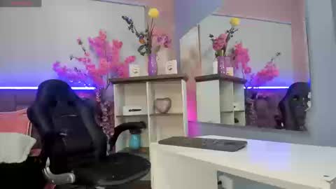  Milu Belucci  online show from September 2025 04:19:01 PM