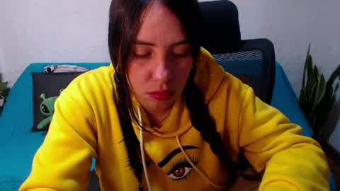 Milu Wallace  online show from March 2026 01:22:02 AM