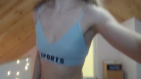 milusea online show from December 2024 01:19:02 PM