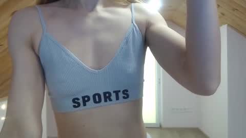 milusea online show from March 2025 09:51:02 AM