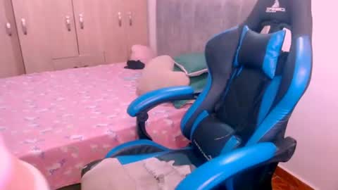 Snapshot of miluu_444 chatting on June 2026 01:37:01 AM miluu_444 online show from June 2026 01:37:01 AM