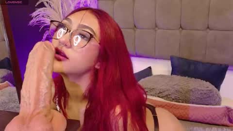 miluv19 online show from October 2025 09:02:01 PM