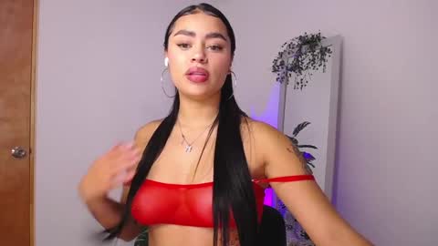 Mily Ortiz online show from November 2025 04:28:02 PM