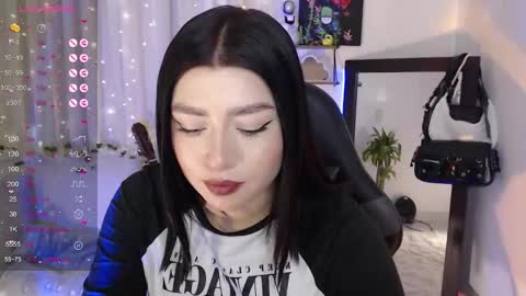 Mily online show from October 2025 07:58:02 PM