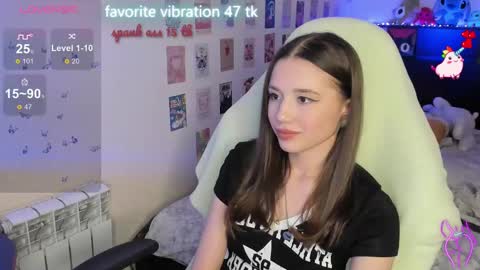 Snapshot of milyamess chatting on February 2025 06:59:01 PM Emily online show from February 2025 06:59:01 PM