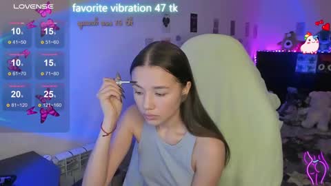 Snapshot of milyamess chatting on March 2025 02:48:02 PM Emily online show from March 2025 02:48:02 PM