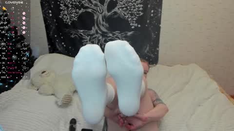 Snapshot of milymi_ chatting on December 2024 12:50:02 PM Milena and Jasper online show from December 2024 12:50:02 PM