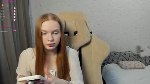Snapshot of milymi_ chatting on February 2025 07:03:01 AM Milena and Jasper online show from February 2025 07:03:01 AM