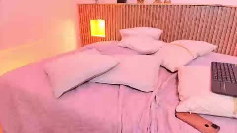 Milly  online show from December 2024 01:39:02 AM