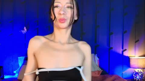 Milly  online show from October 2025 01:23:02 PM