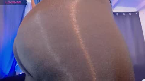 Snapshot of mimi_gil chatting on February 2026 01:04:01 PM Mimi online show from February 2026 01:04:01 PM