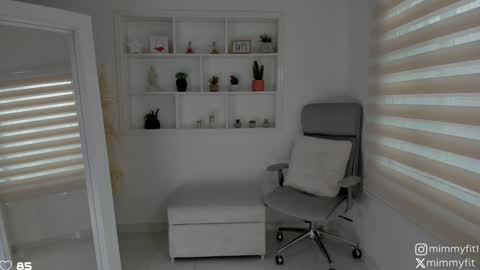 mimmyfit1 online show from December 2024 07:33:01 PM