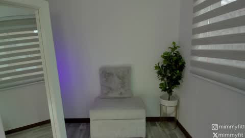 mimmyfit1 online show from December 2024 10:27:02 PM
