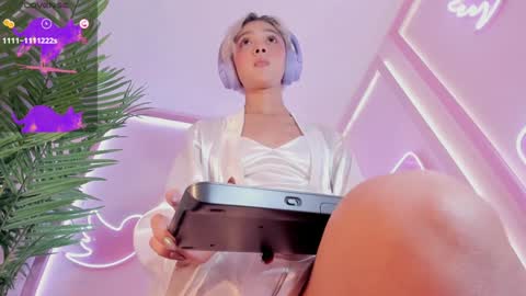 Minji online show from January 2025 06:13:01 PM