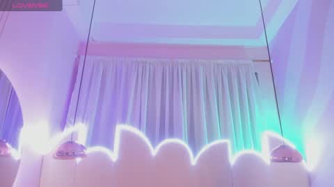 Minji online show from February 2025 11:43:02 AM