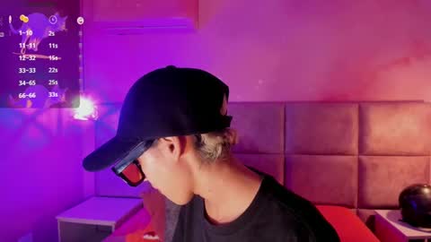Minji online show from February 2025 06:24:01 PM