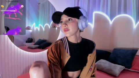 Minji online show from February 2025 06:01:01 PM