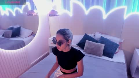 Minji online show from February 2025 11:34:02 AM