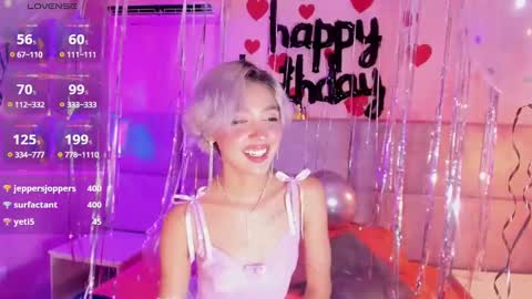 Minji online show from March 2025 02:55:01 PM
