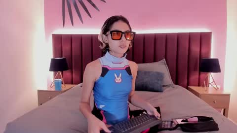 Minji online show from September 2025 11:43:01 AM
