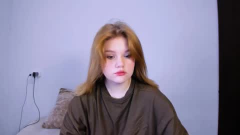 hi Im Mina  online show from October 2025 10:55:02 PM