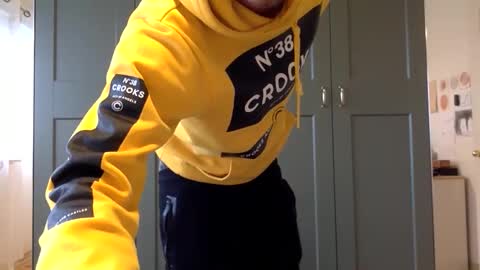 mince_alors online show from November 2025 05:48:01 PM