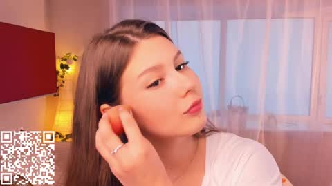 Snapshot of minditrelles chatting on October 2025 07:30:02 AM Mindi online show from October 2025 07:30:02 AM