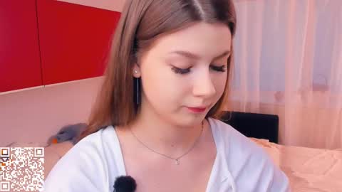 Snapshot of minditrelles chatting on November 2025 07:19:01 AM Mindi online show from November 2025 07:19:01 AM