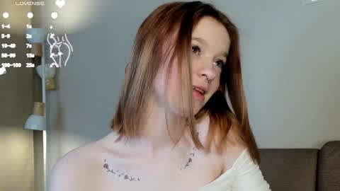Snapshot of mineliaaa chatting on January 2025 01:48:02 AM Wanda online show from January 2025 01:48:02 AM
