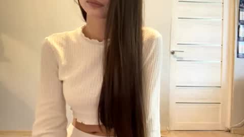 Emilia online show from September 2025 04:25:01 AM