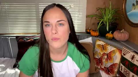 Snapshot of minimaggie chatting on September 2025 06:56:02 PM minimaggie online show from September 2025 06:56:02 PM