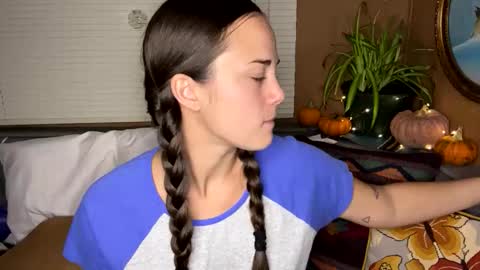 Snapshot of minimaggie chatting on October 2025 01:08:02 AM minimaggie online show from October 2025 01:08:02 AM