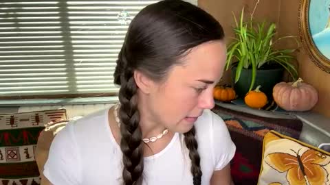 Snapshot of minimaggie chatting on October 2025 05:46:01 PM minimaggie online show from October 2025 05:46:01 PM