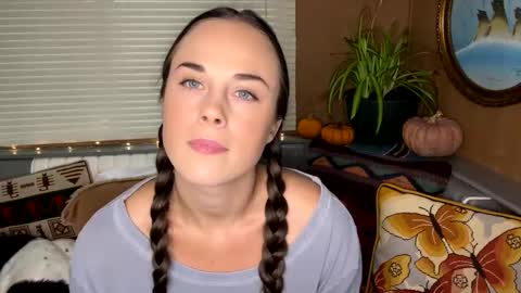 Snapshot of minimaggie chatting on October 2025 07:54:02 PM minimaggie online show from October 2025 07:54:02 PM