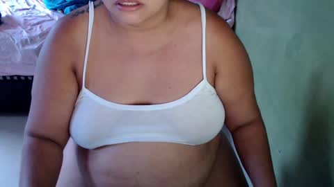 Snapshot of minnie_bbw69 chatting on February 2025 11:23:02 AM Andrea online show from February 2025 11:23:02 AM