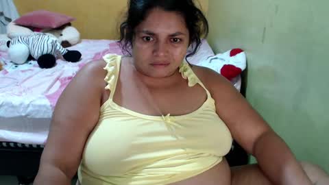 Snapshot of minnie_bbw69 chatting on February 2025 12:35:02 AM Andrea online show from February 2025 12:35:02 AM