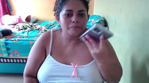 Snapshot of minnie_bbw69 chatting on September 2025 06:31:02 PM Andrea online show from September 2025 06:31:02 PM